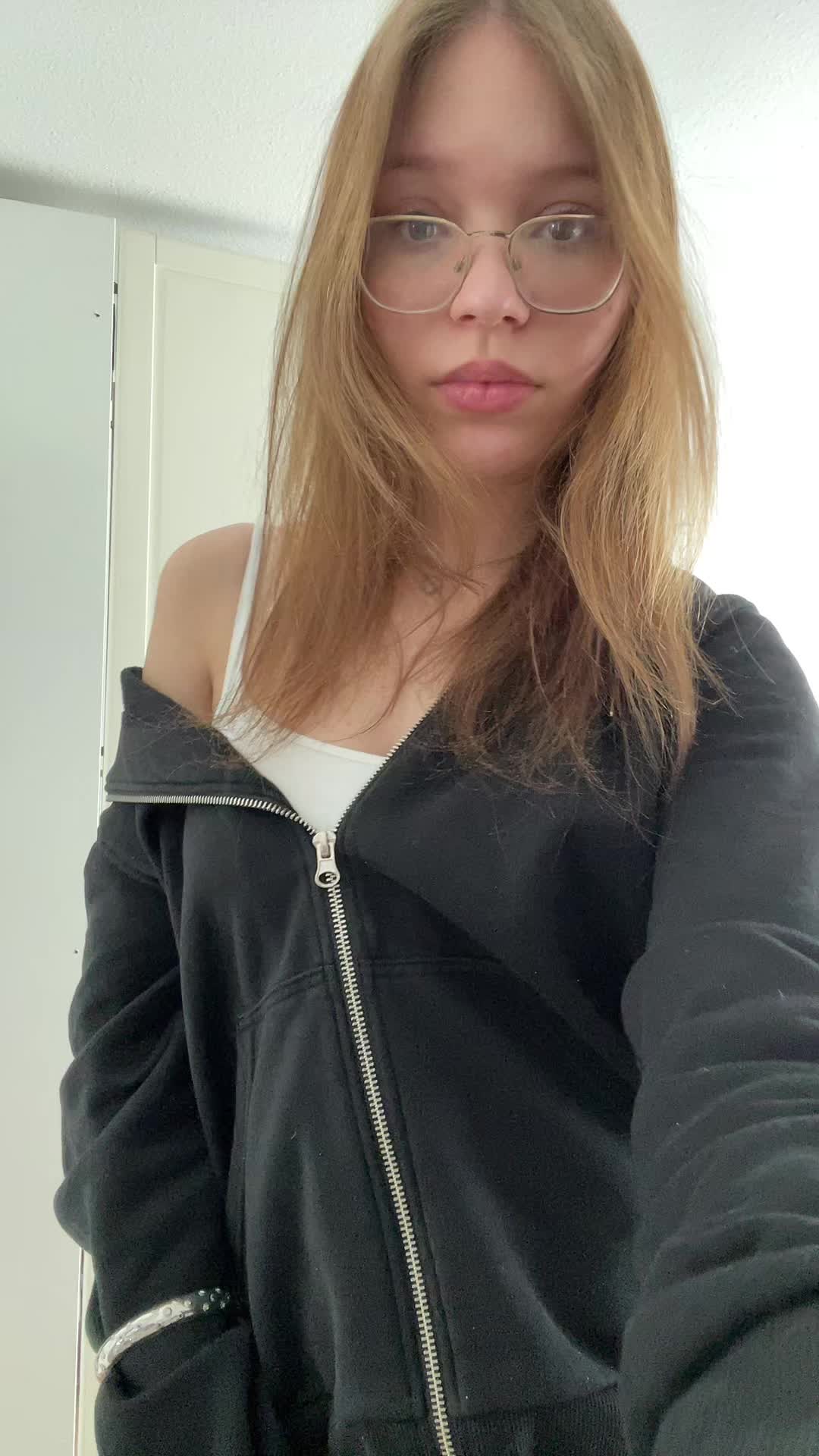@ʟᴀᴜʀᴀꜱᴛᴇʀɴ