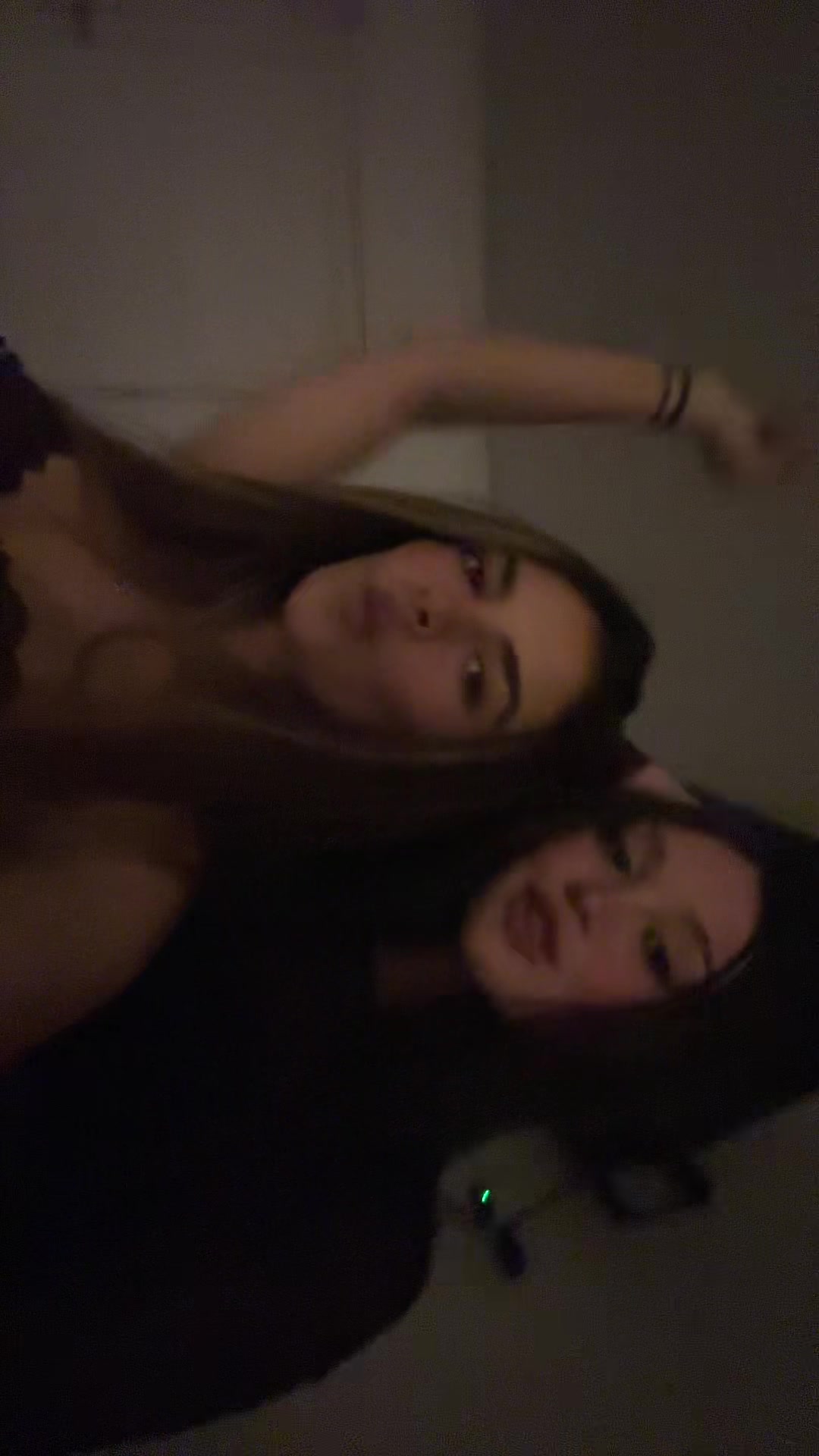 @elena