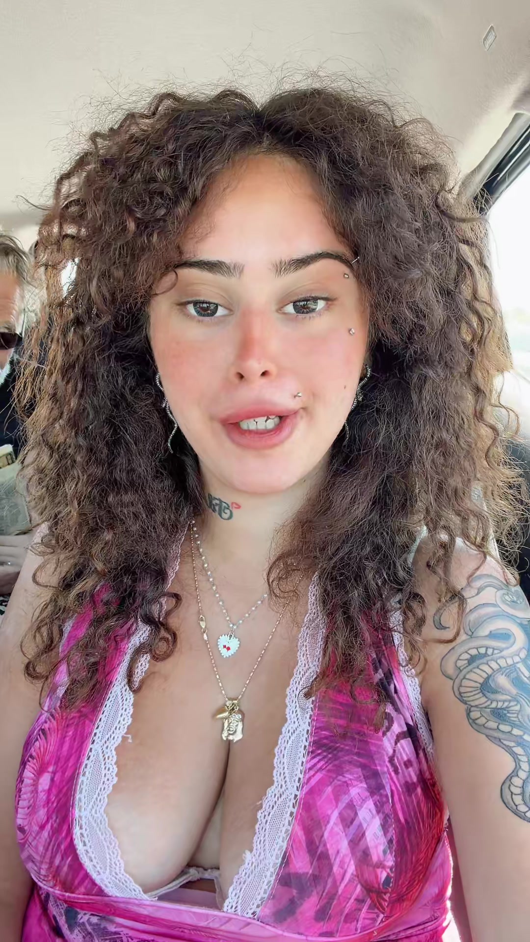 @Luana Flora Fernando