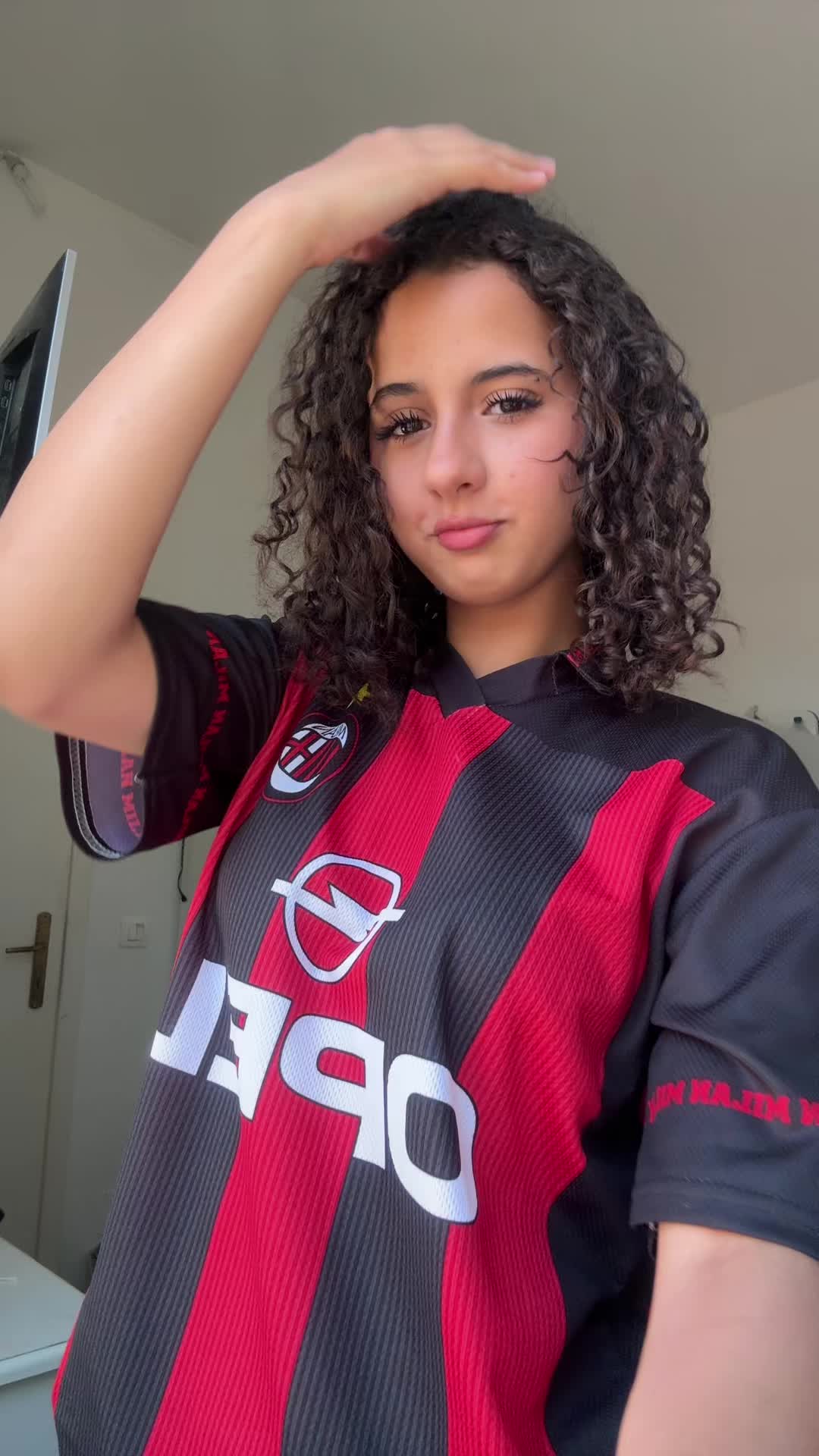 @Yas🍉