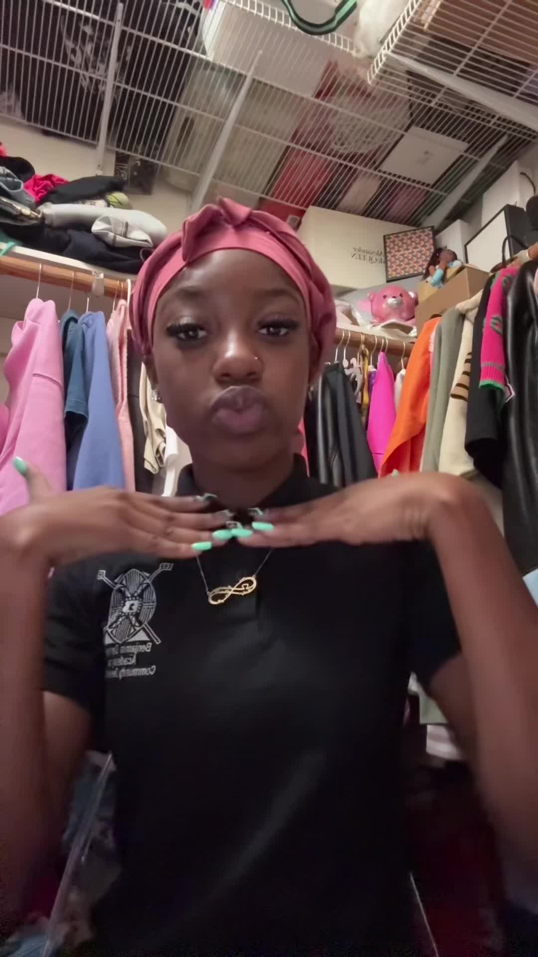 @chloè🧟♂️🫧