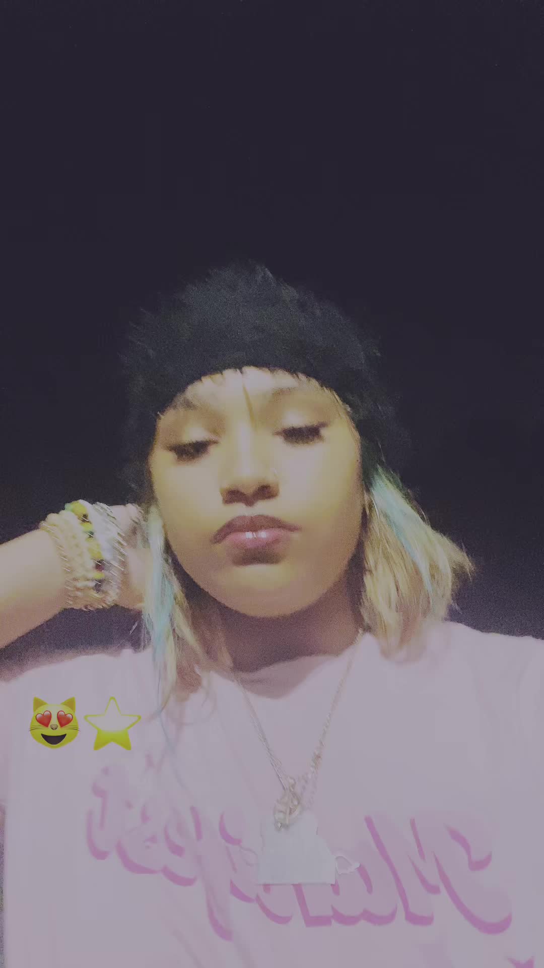 @prettyluh_.lightskin