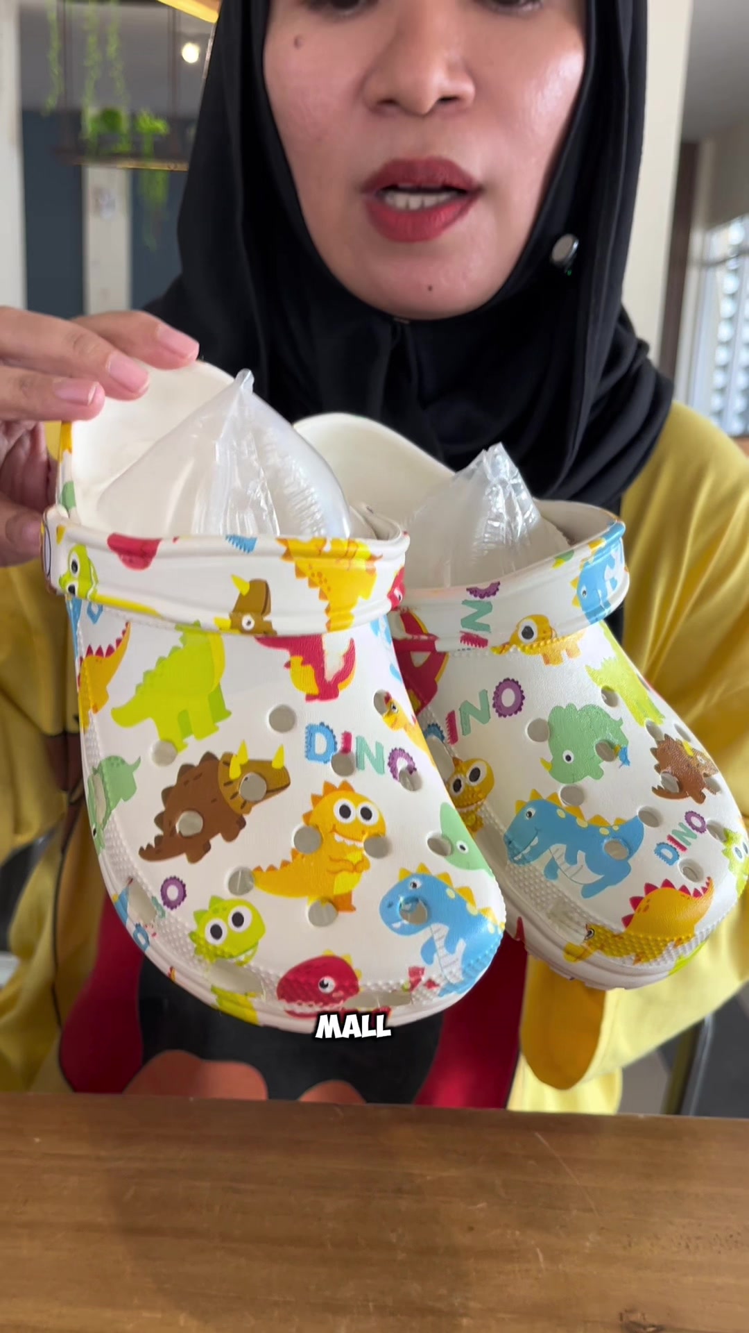 @LELI si paling TAS dan SANDAL