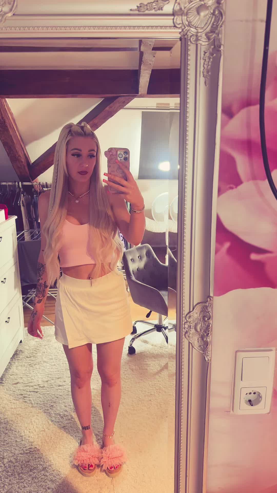 @J1na_J1na_Official_