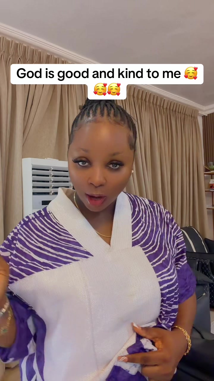 @Queen 👸 Esther