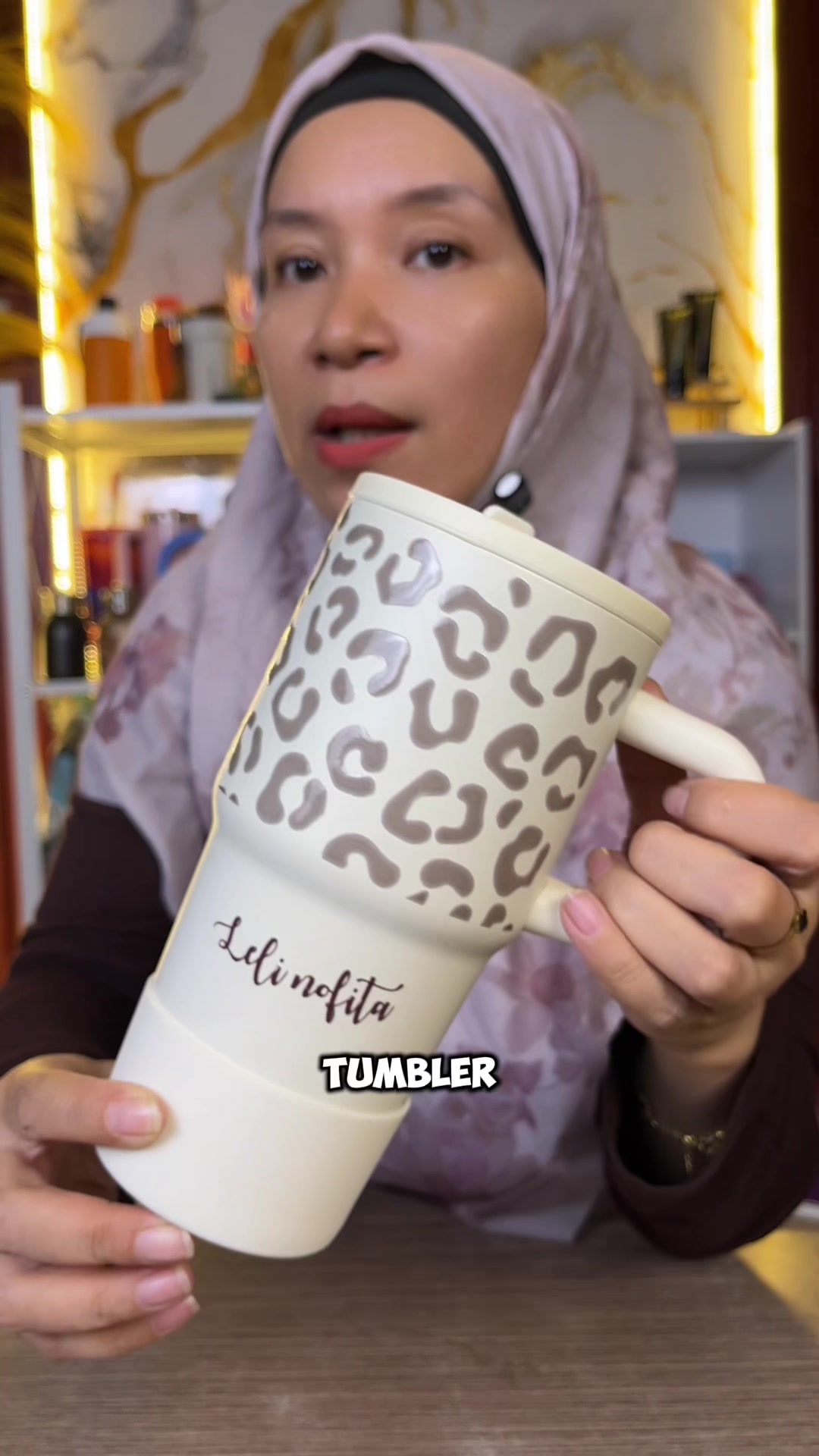 @LELI si paling TAS dan SANDAL