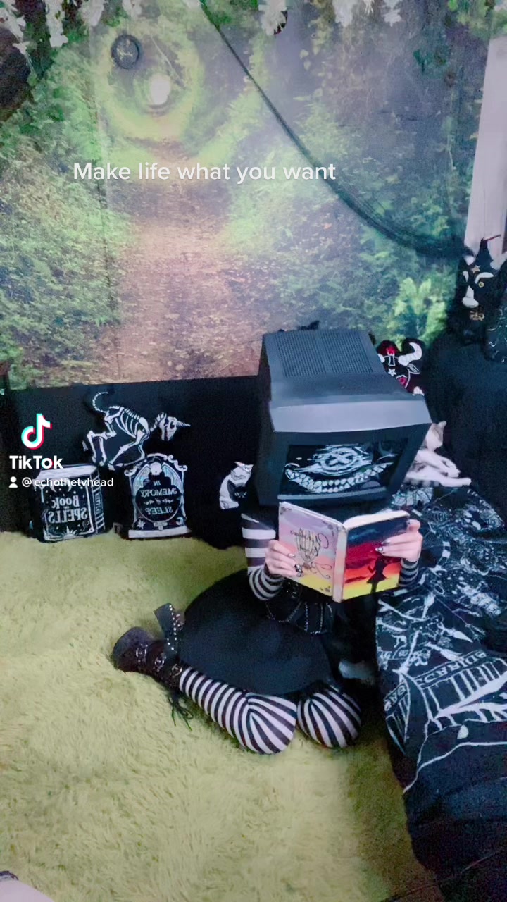@SkyeOpheliaWarwick