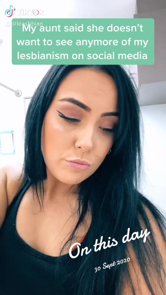 @LEASHBIAN 😈