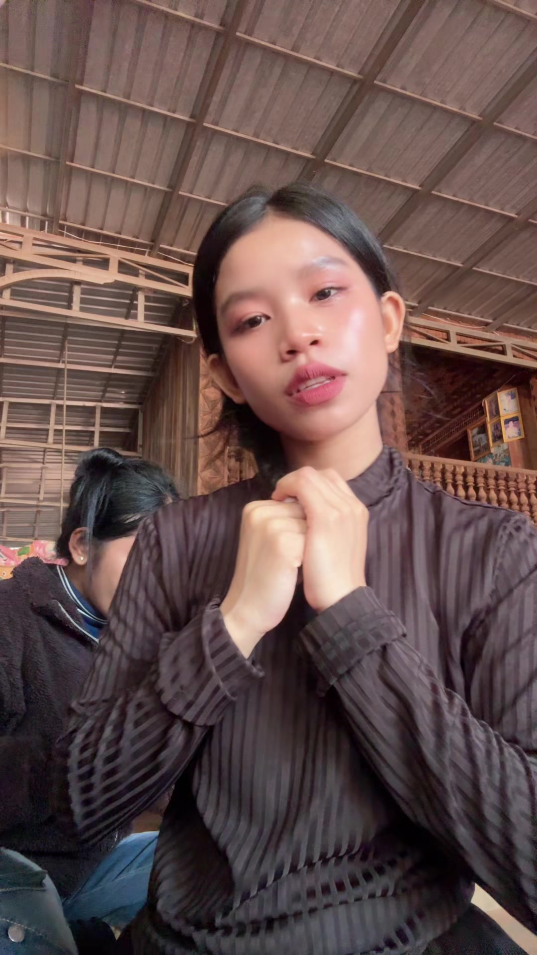 @យាយមាត់ធំ