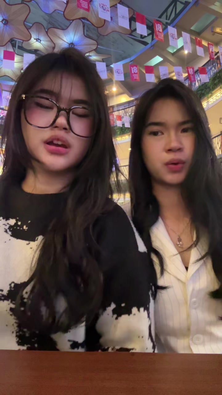 @salila gomez