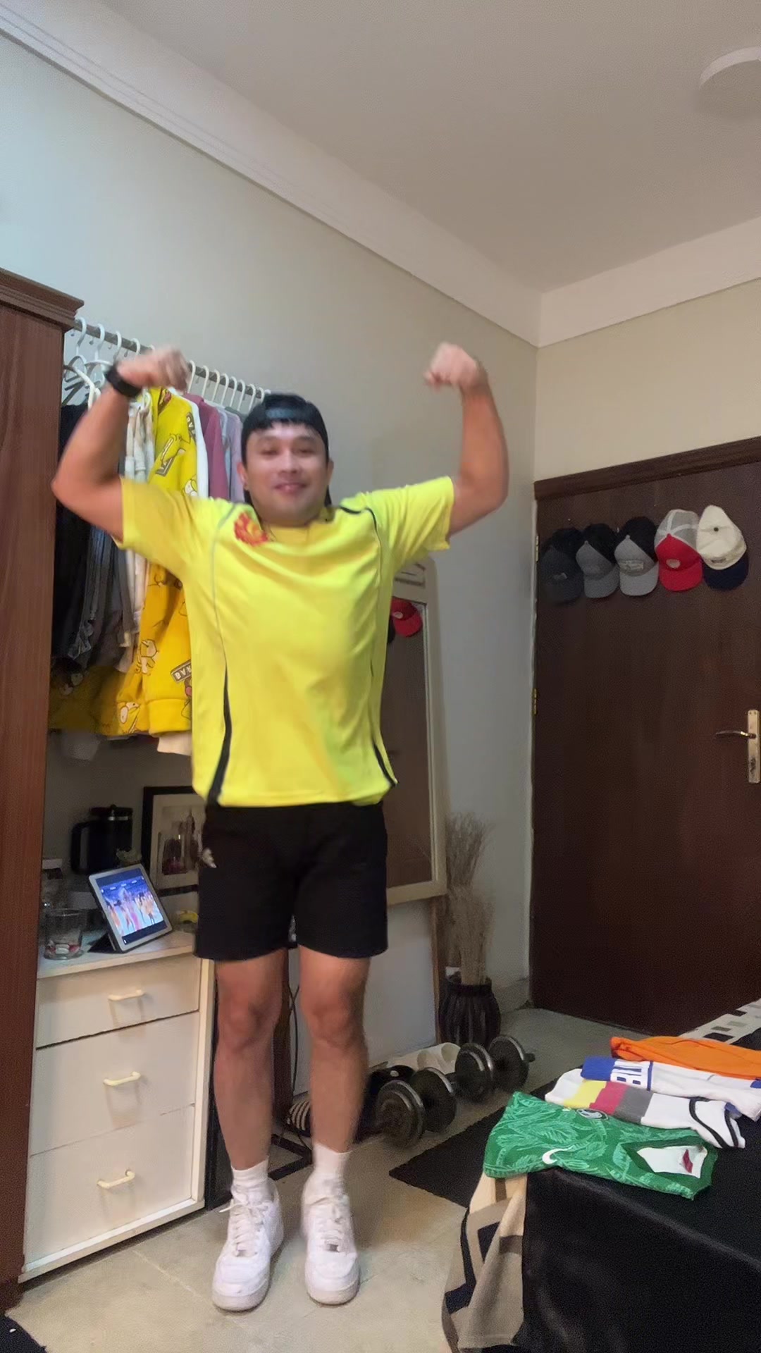 @Asianhunks28