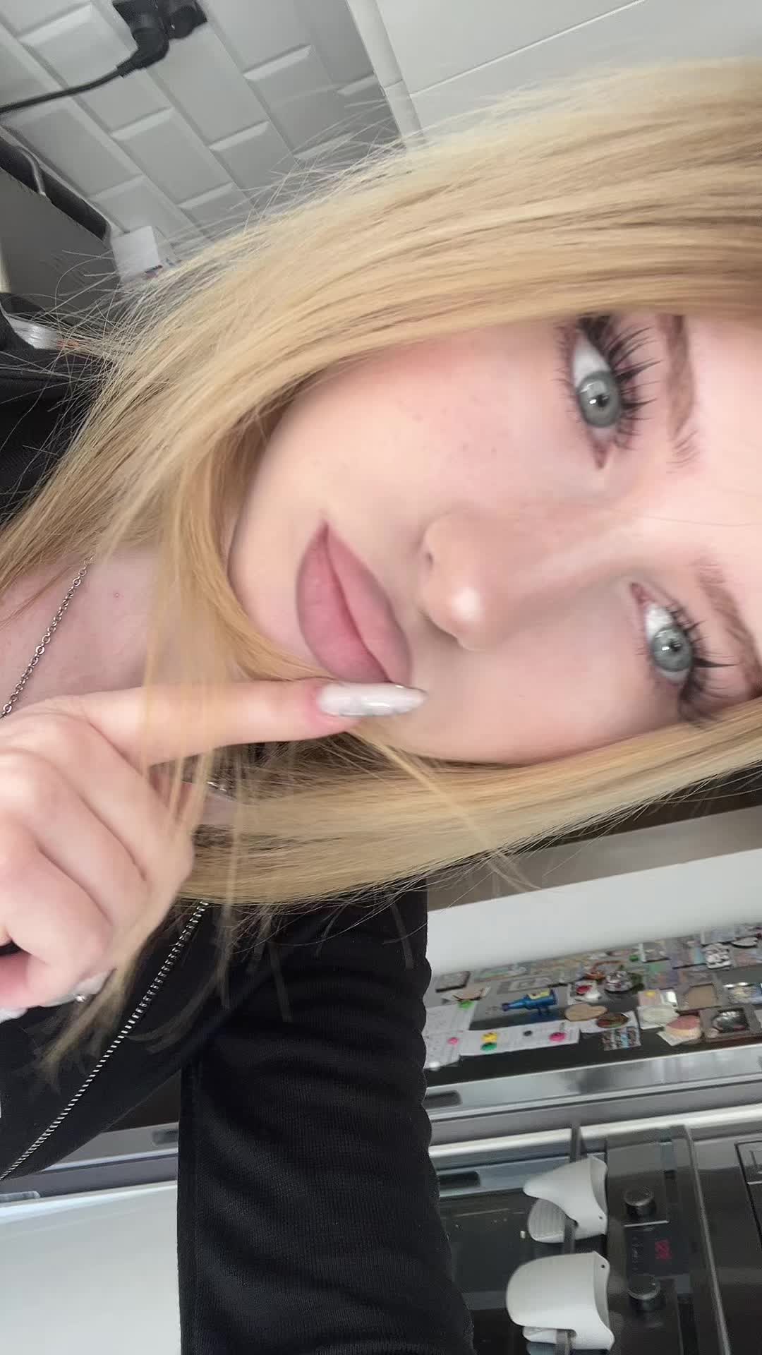 @j