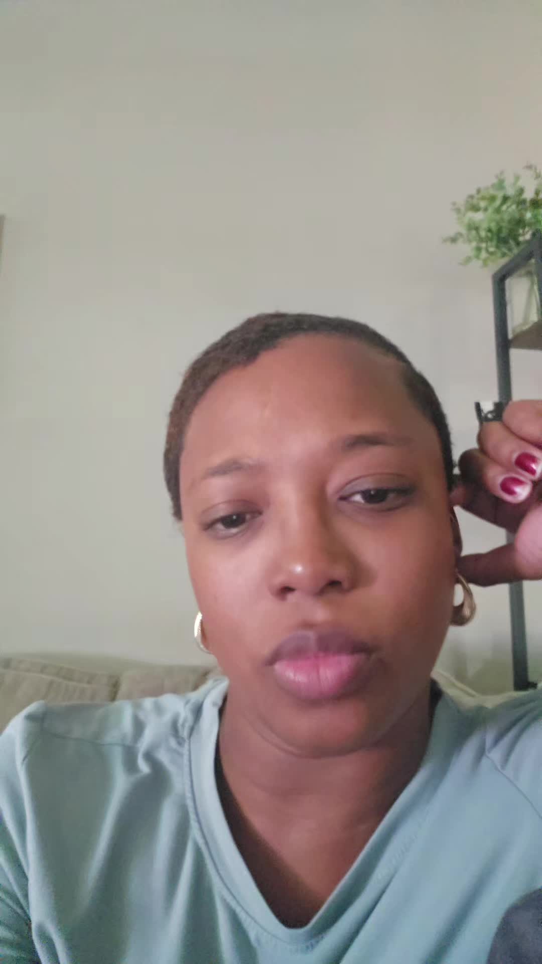 @Bee_OuttaPocket