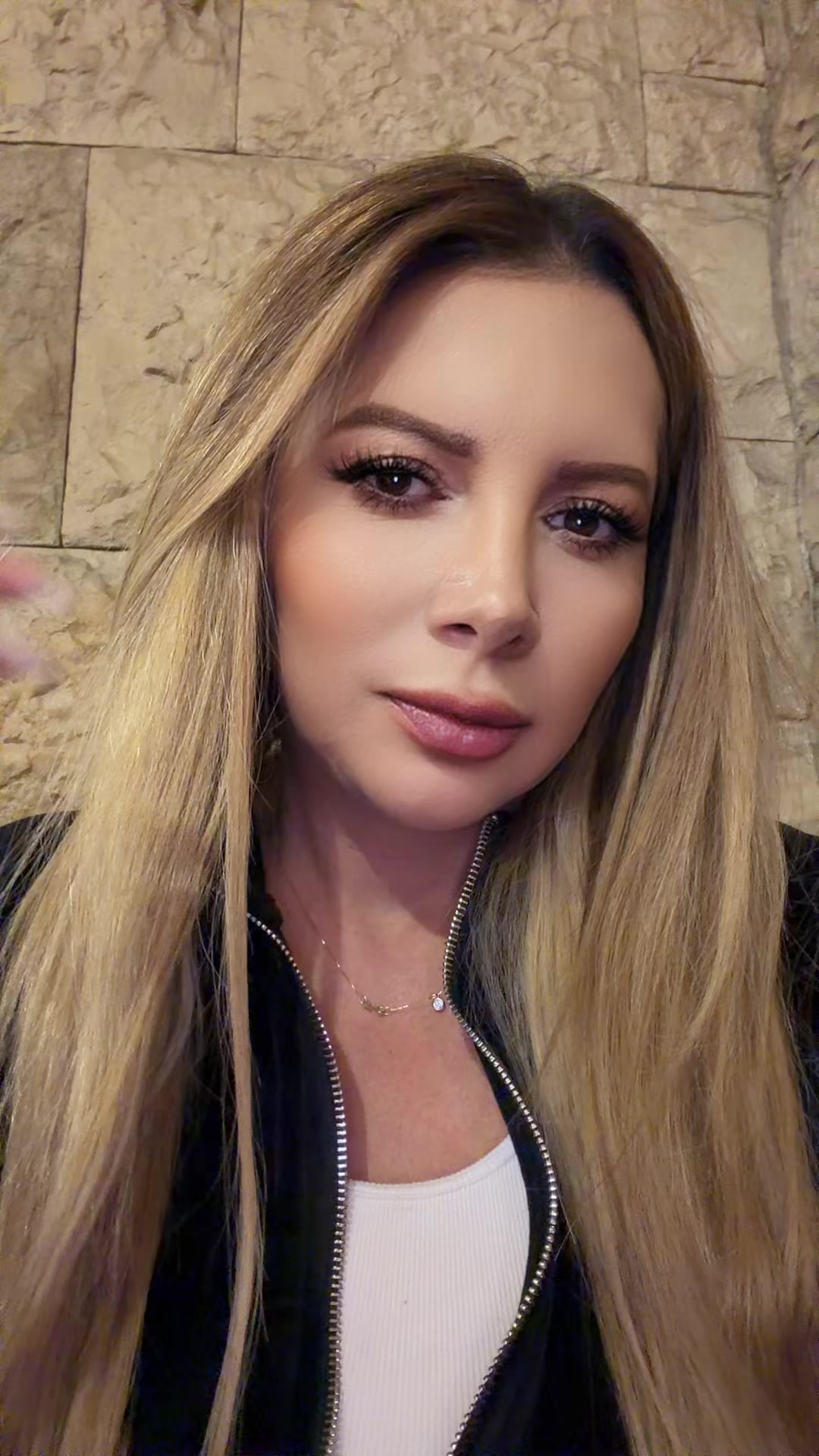 @Anna Karyna