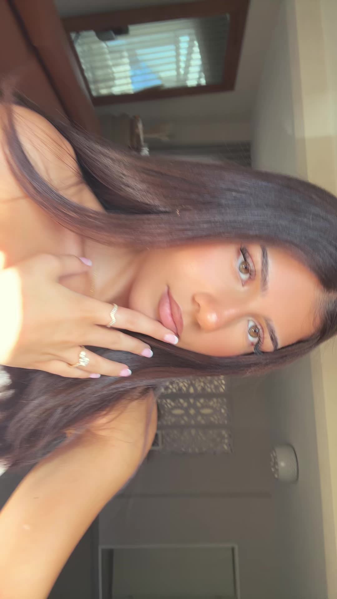 @𝒍𝒂𝒓𝒂🪽