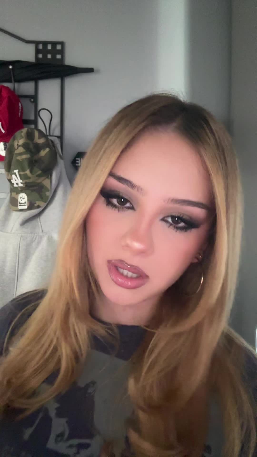 @notalejandra
