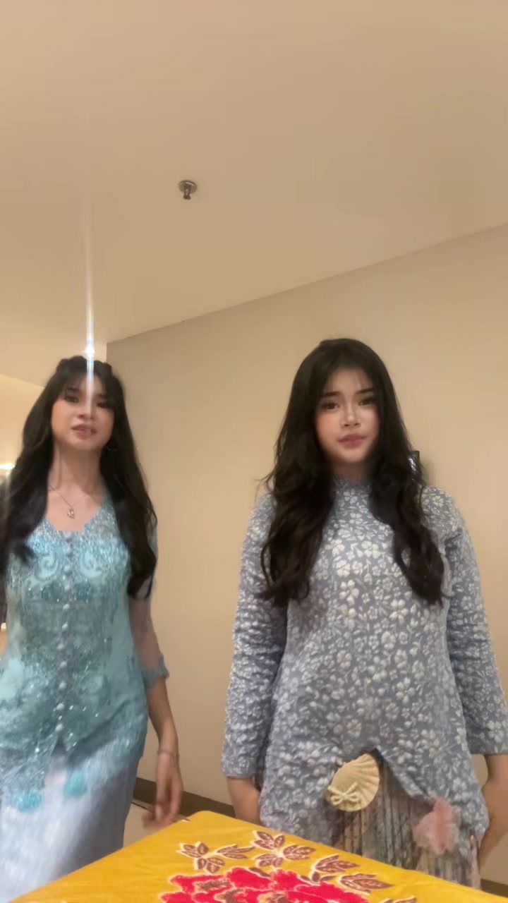 @salila gomez