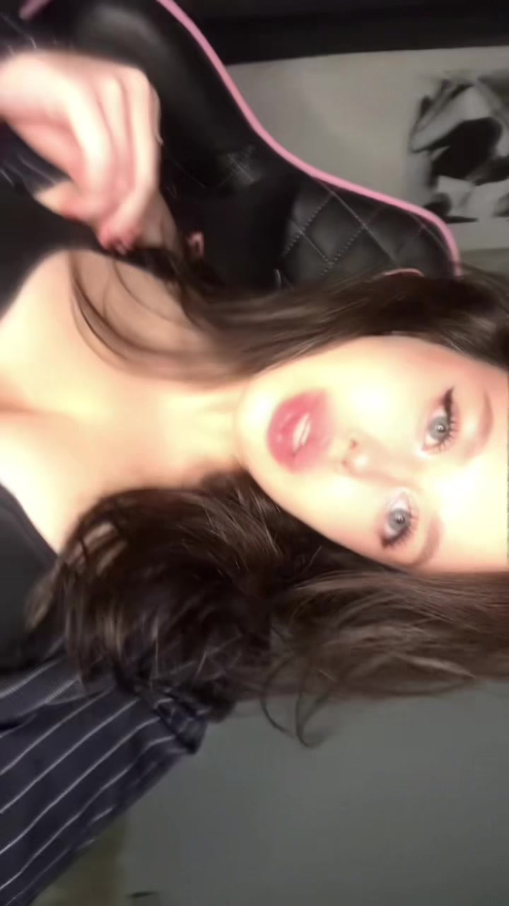 @Helen👄🪽