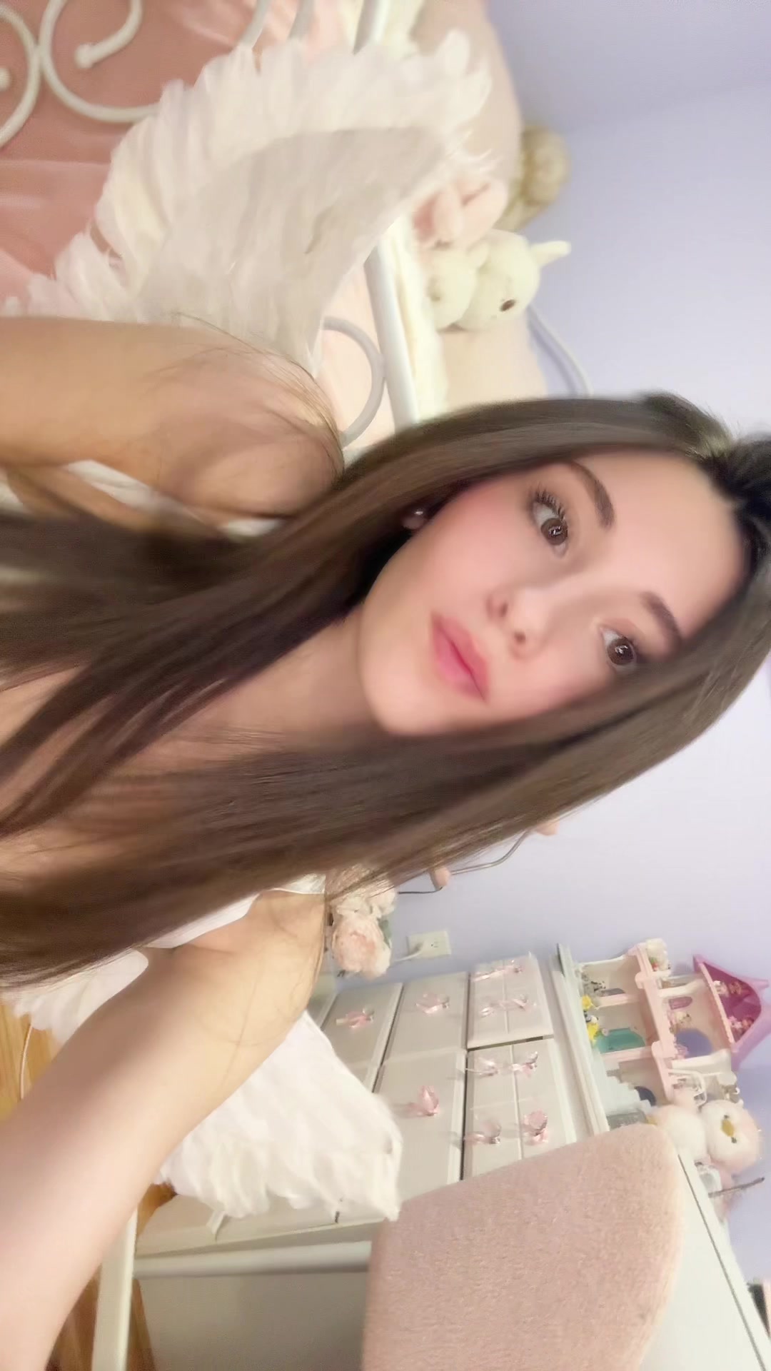 @🎀~ 𝑳𝒊𝒗𝒗𝒚 ~🎀