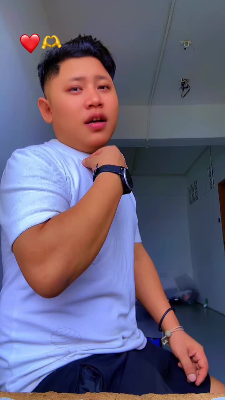 @अमृत गुरुङ💔🥀