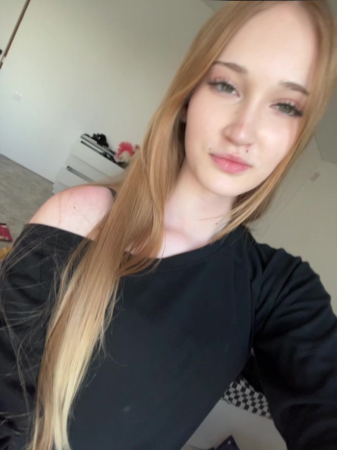 @👾