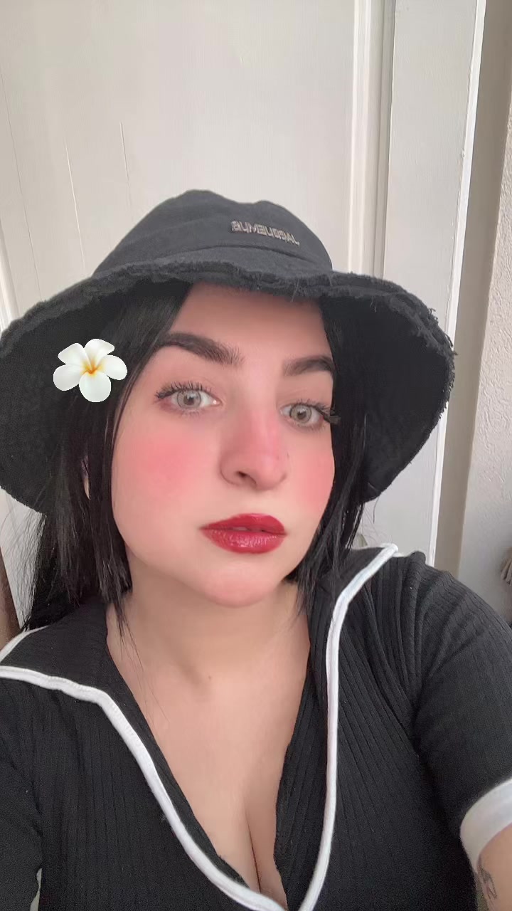 @oumniabetty1