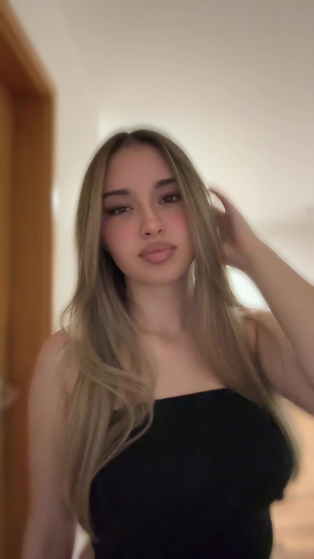 @⃟