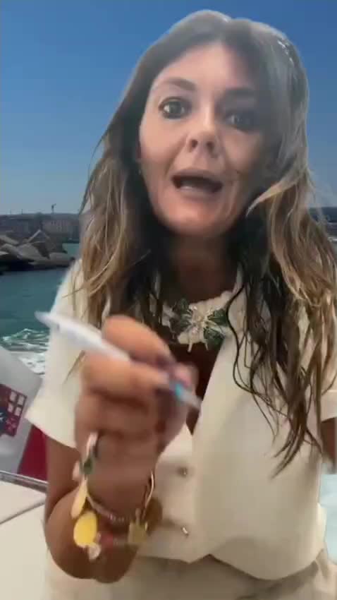 @Anna Maria de Martin