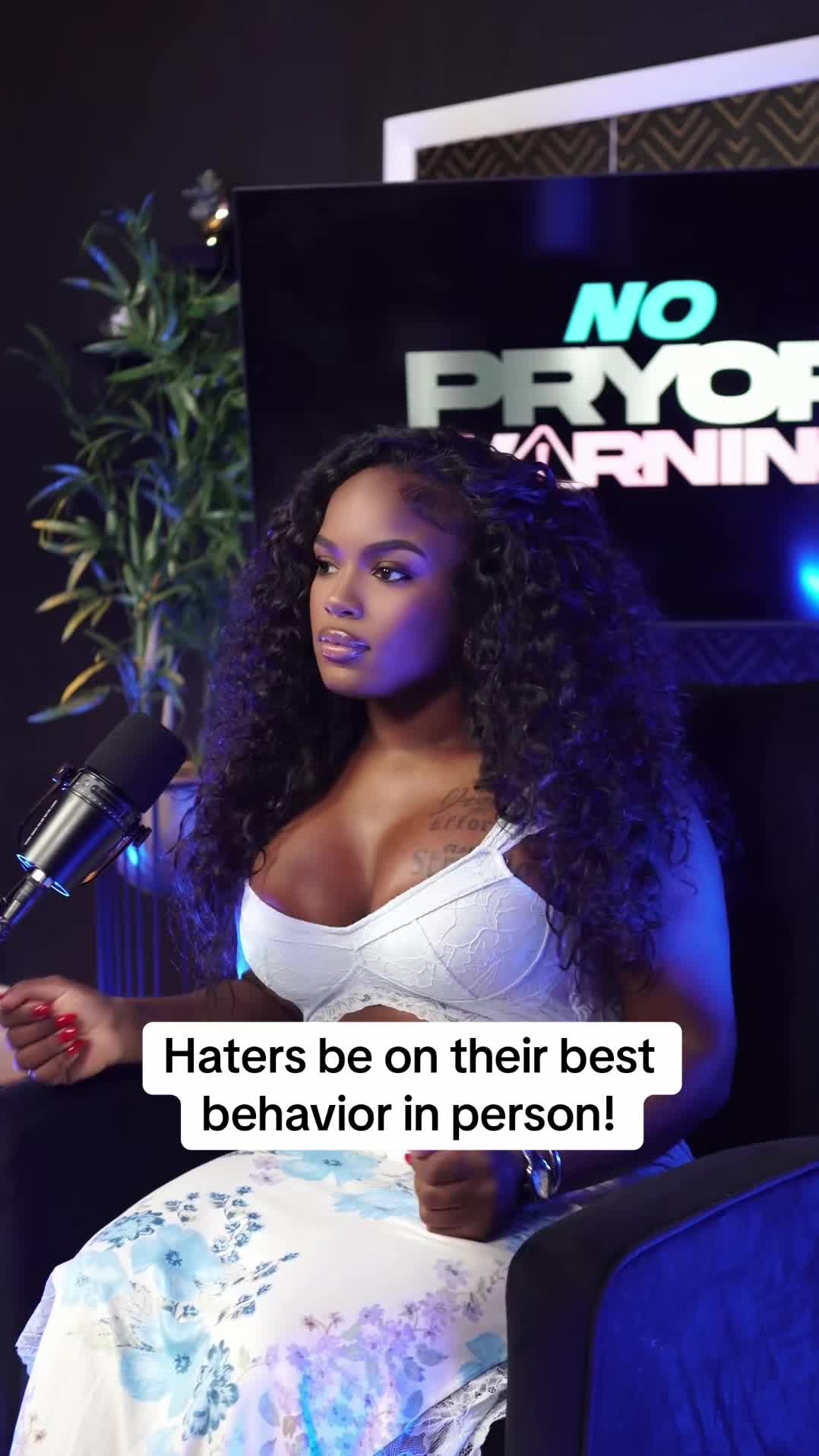 @thearielpryor