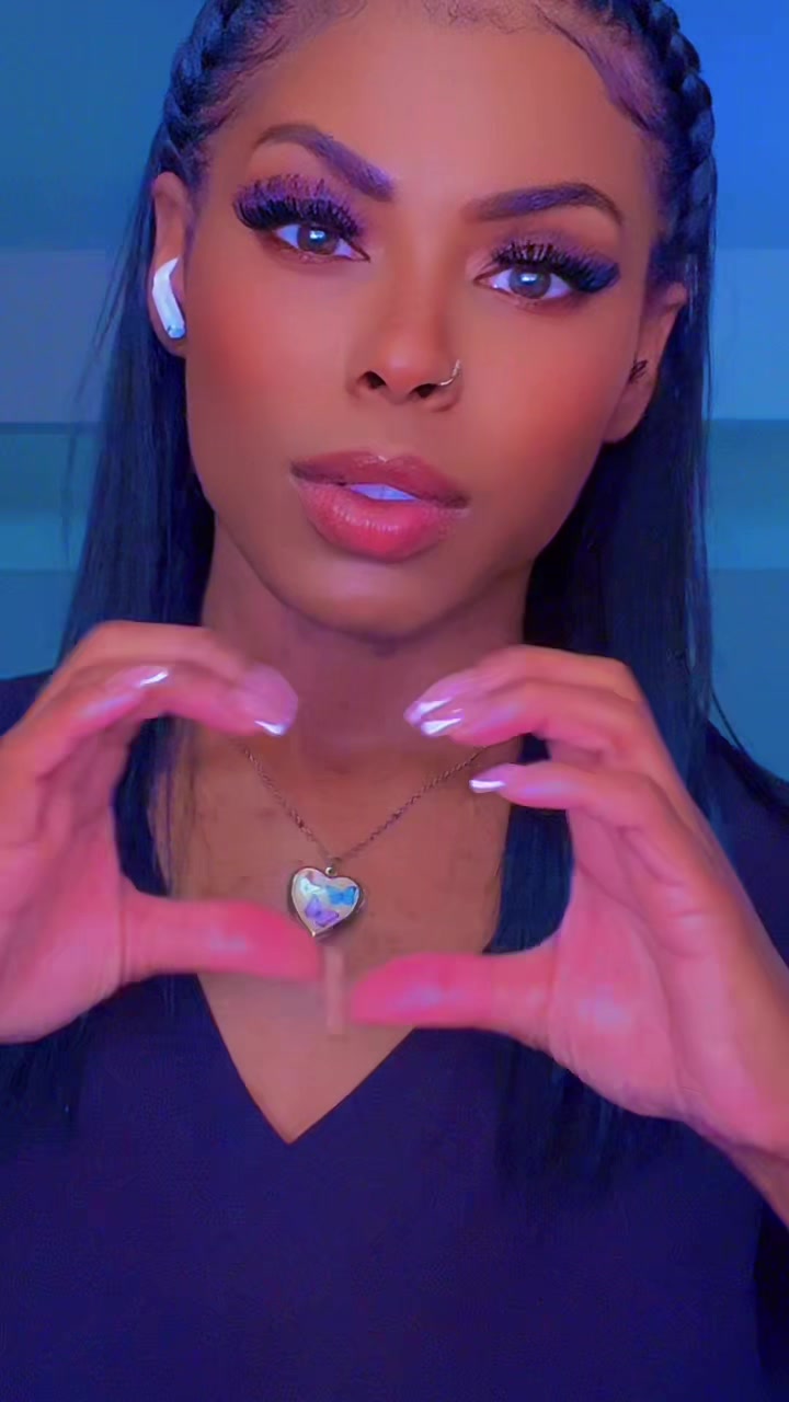 @Sherena_Capri