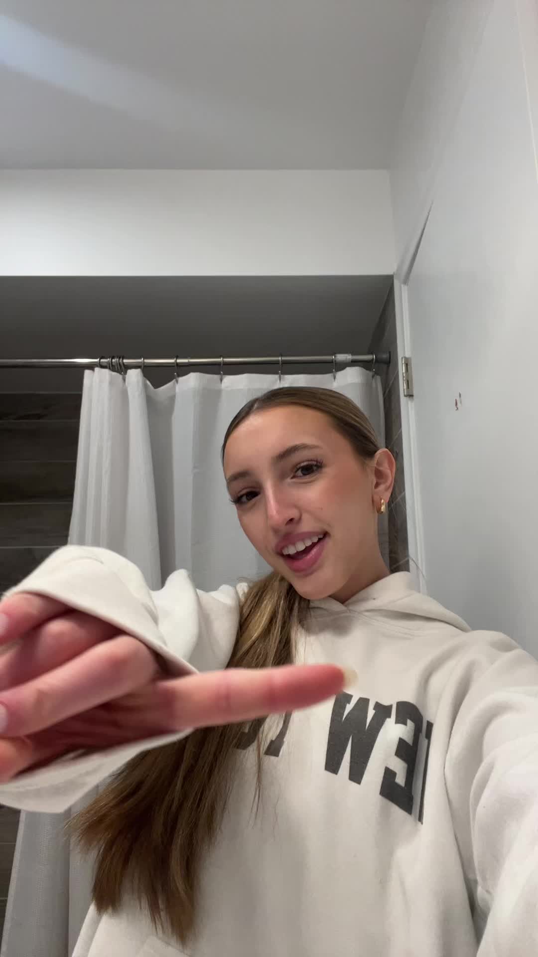 @moni