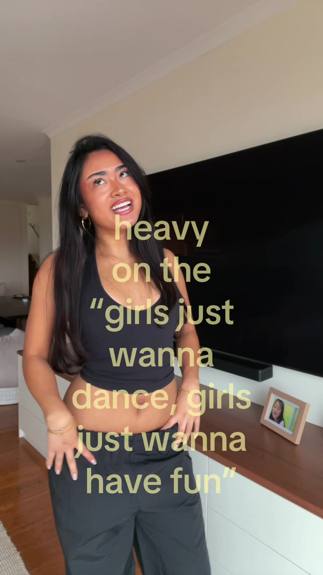 @TH💋NIA