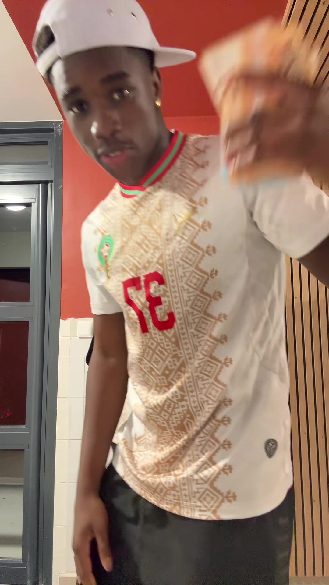 @𝐑𝟐 𝐱 𝐁𝟐