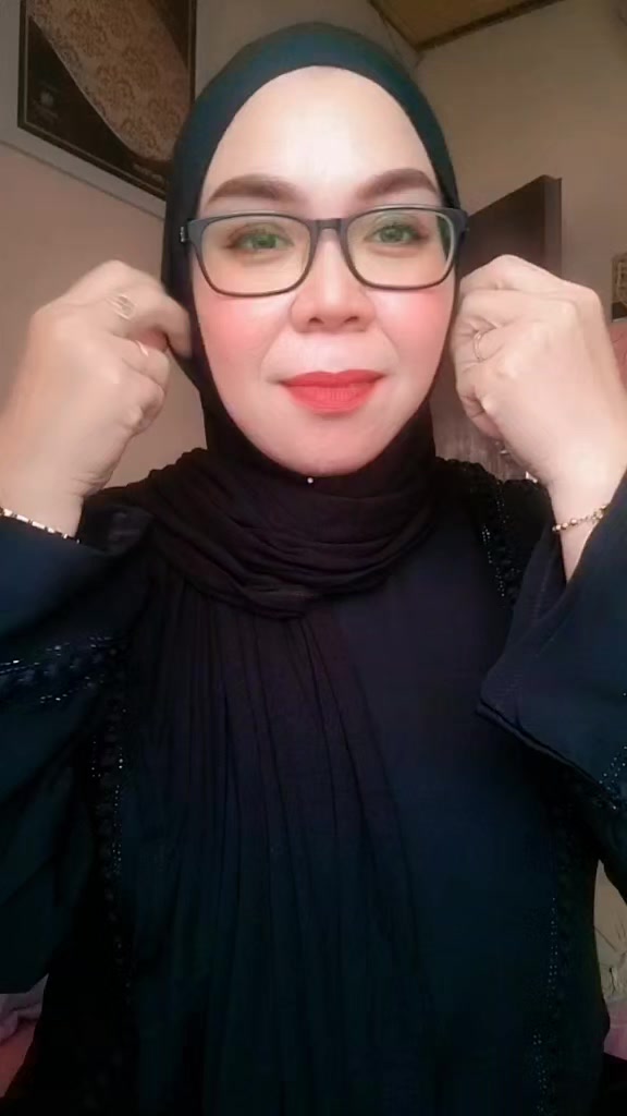 @Dhemylitha