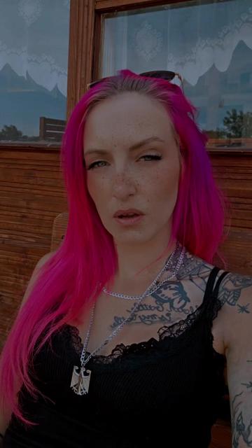 @Crash-Pink😈🇩🇪🦅