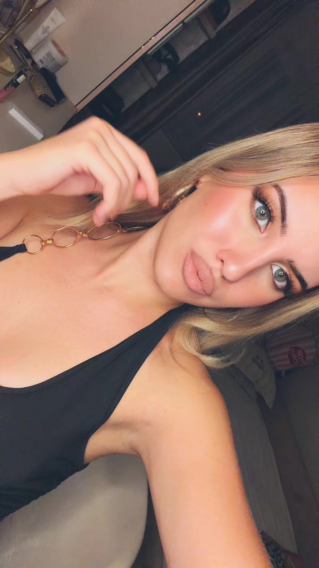 @888