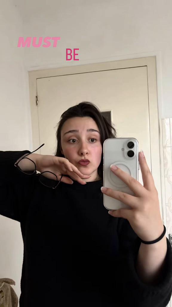 @louise_la_resta