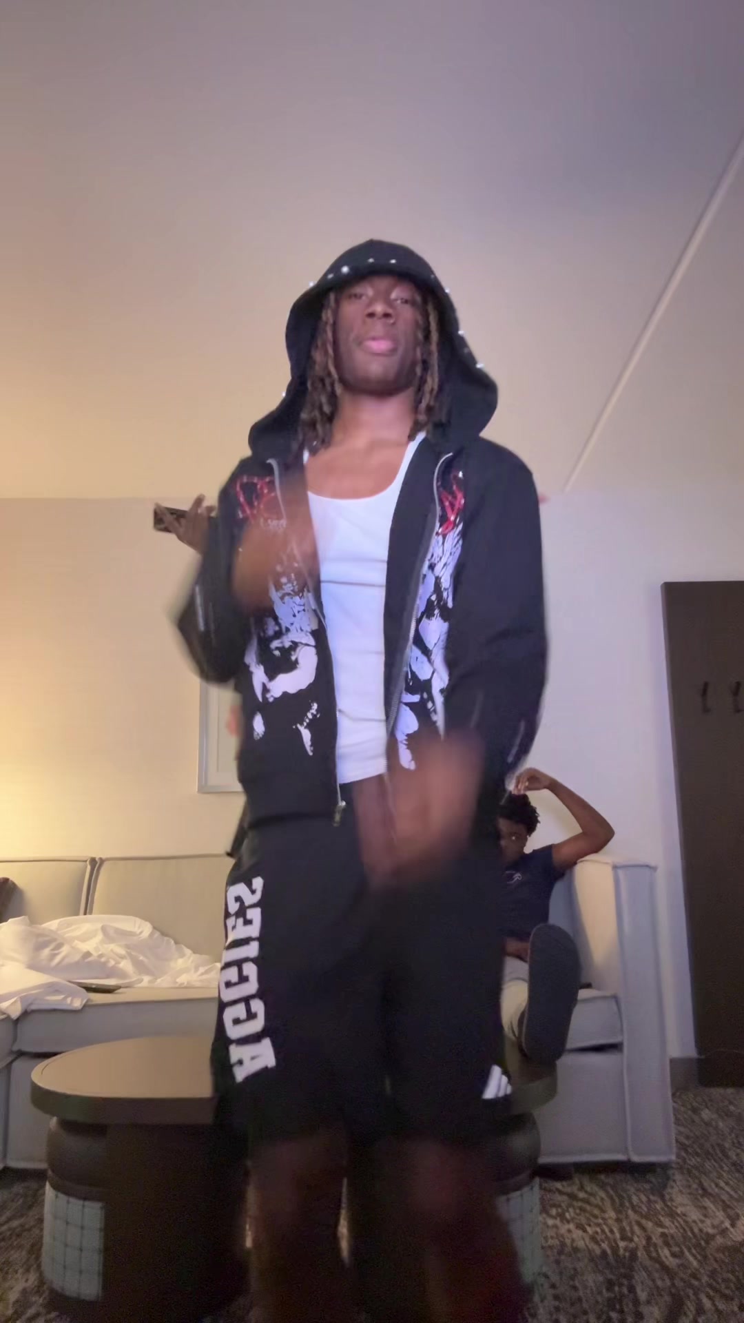 @thedeshawndillon