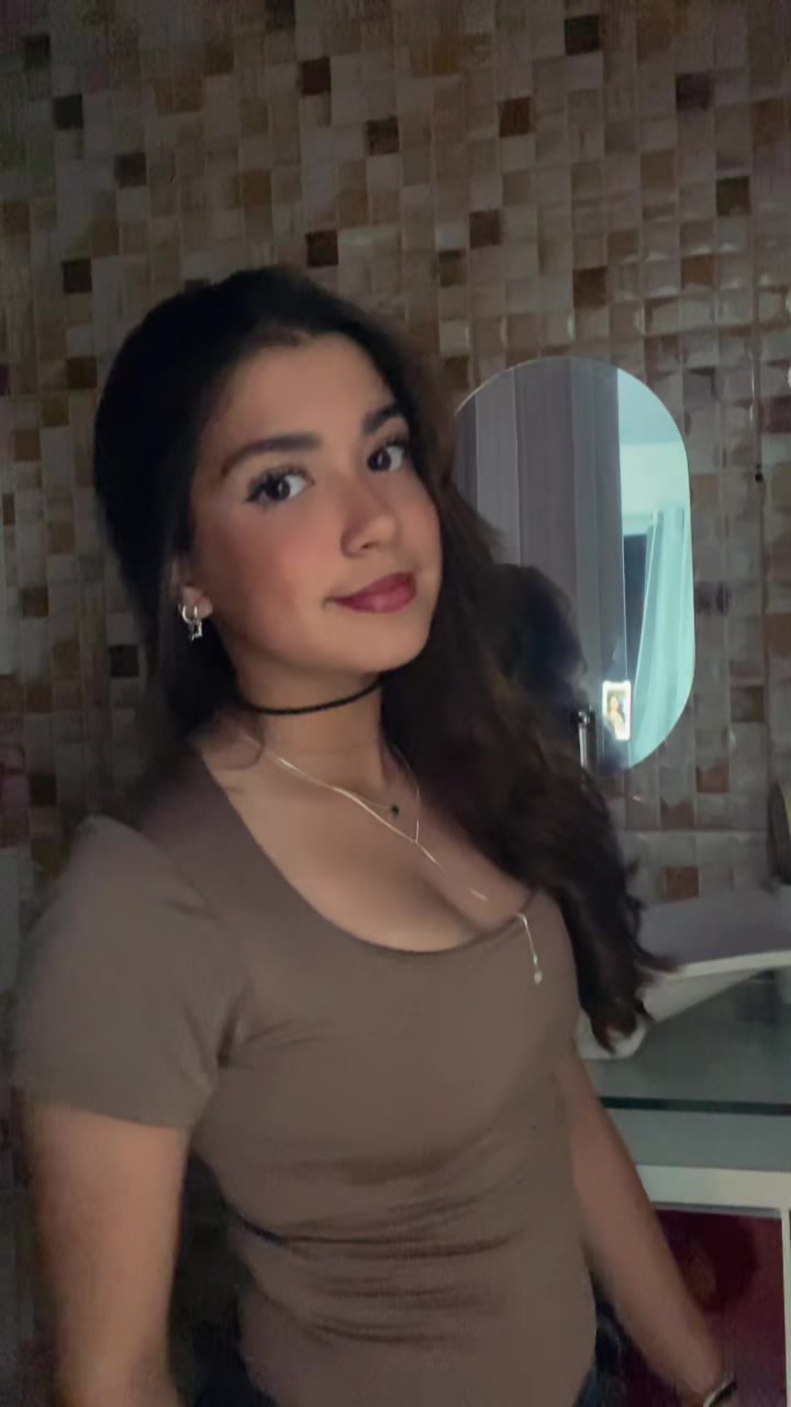 @liviaareiss_