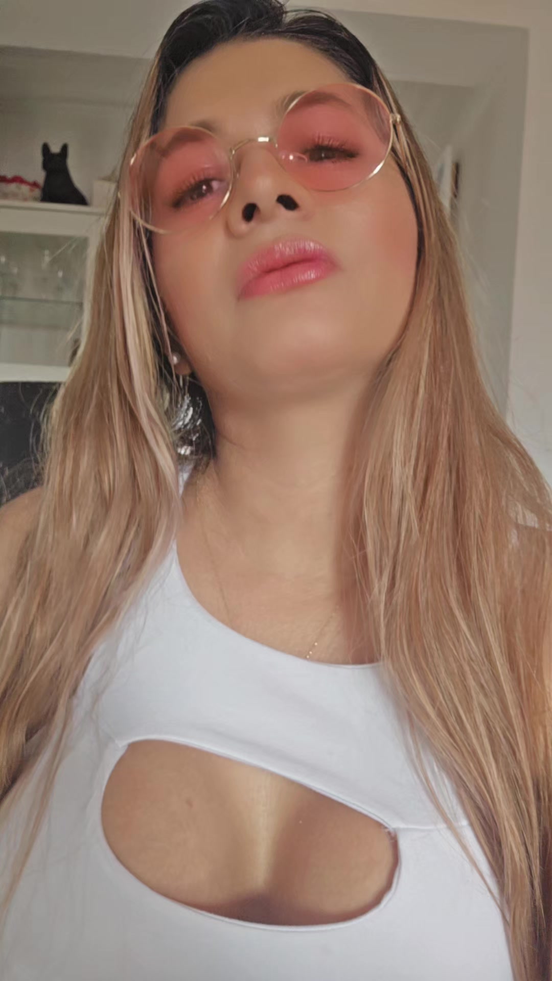 @Anitarcolombia
