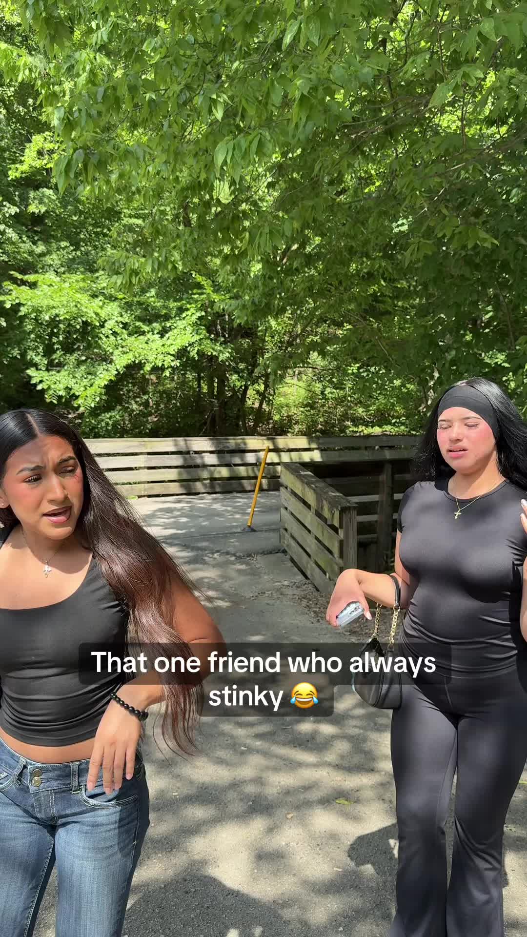 @Hermanas&ensp;V