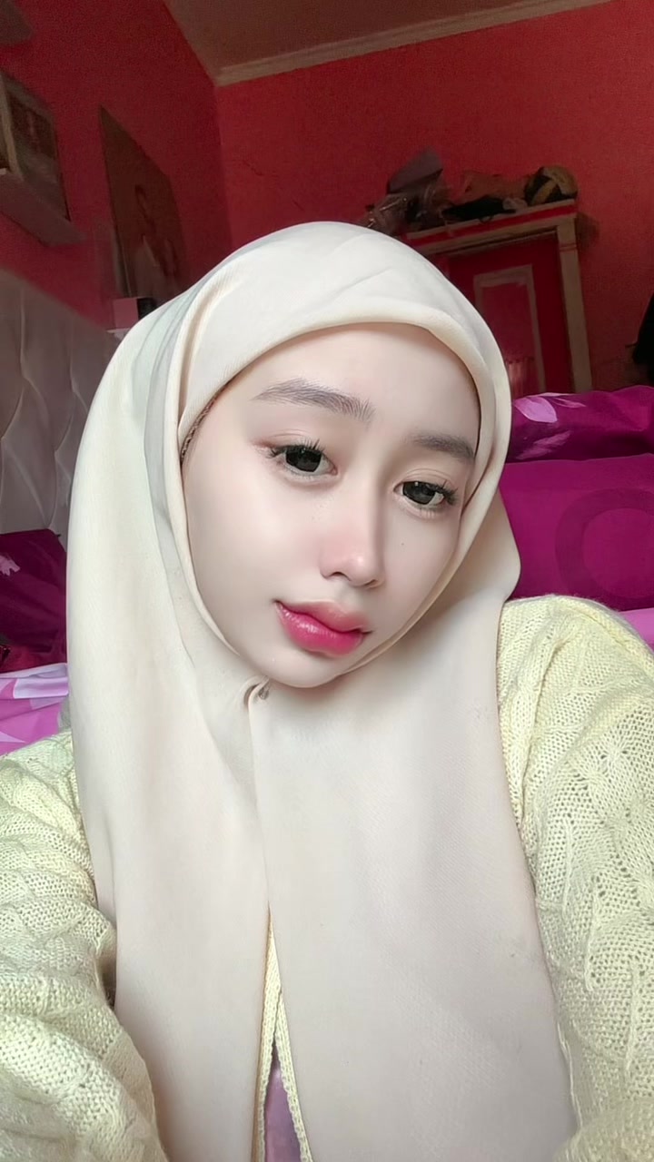 @Ayuu