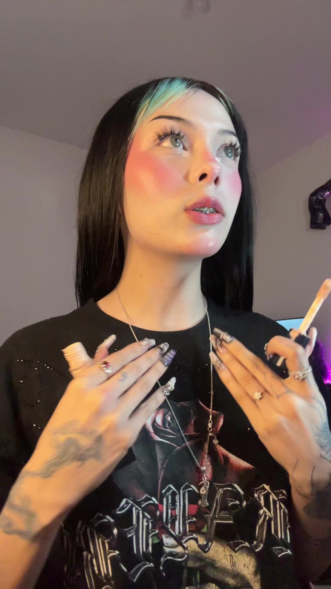 @SkinnyGhostiee🧛🏻&zwj;♀️