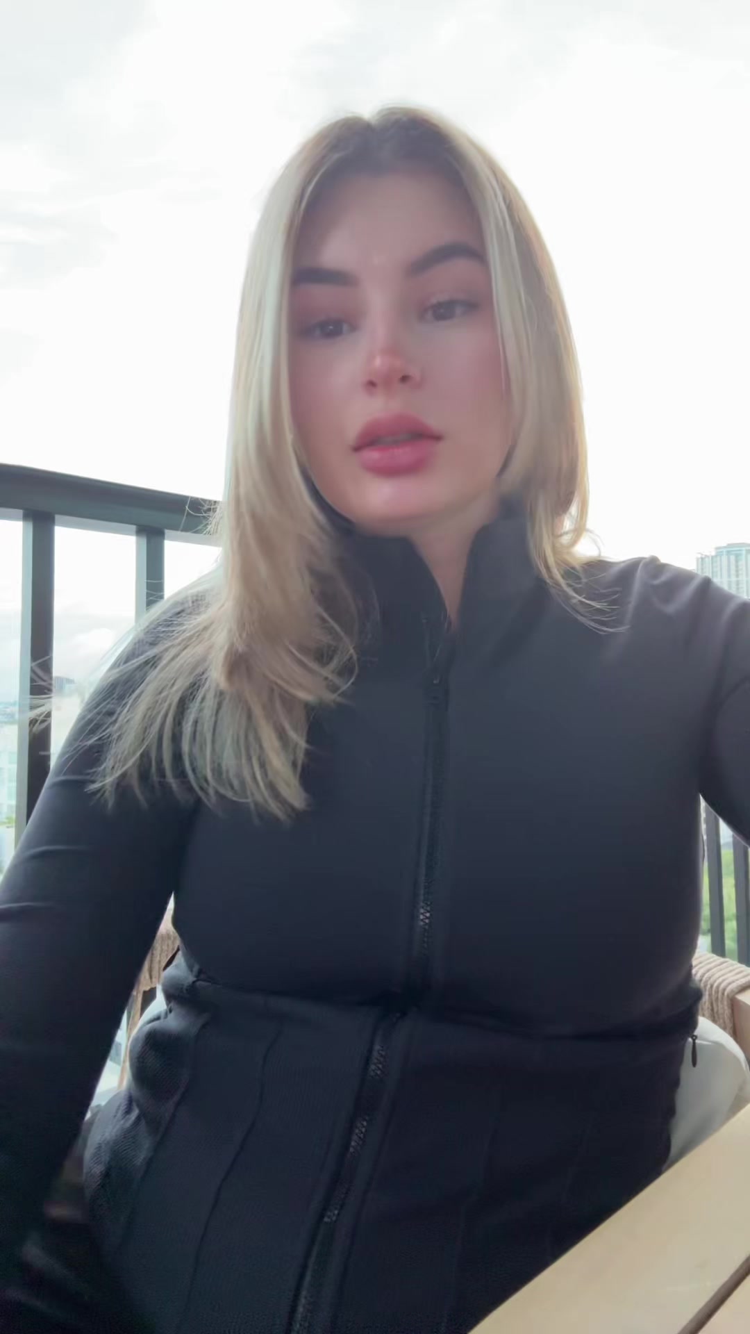 @Isabella Cede&ntilde;o