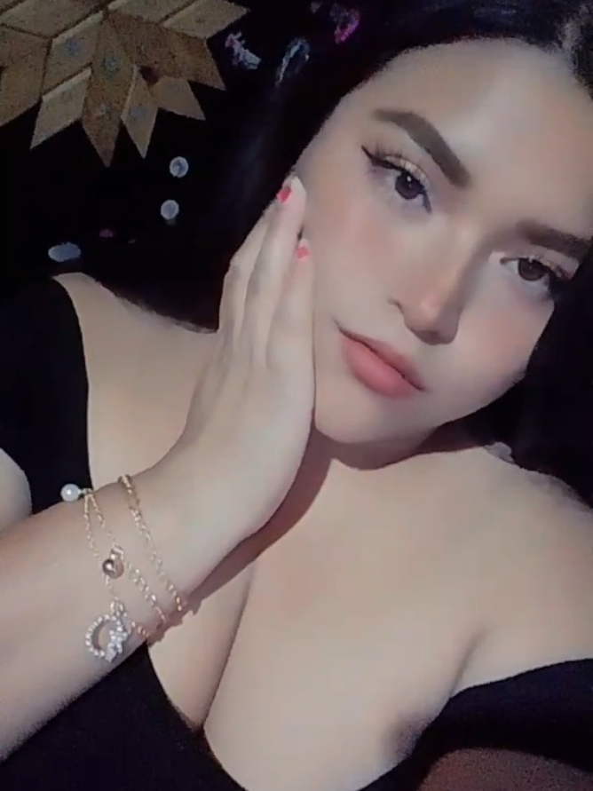 @🍒lizz🍒