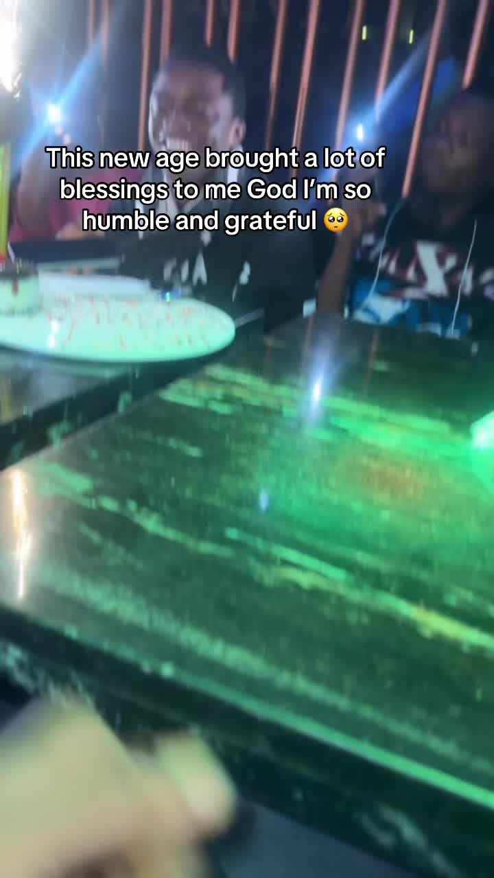 @DANIEL👑
