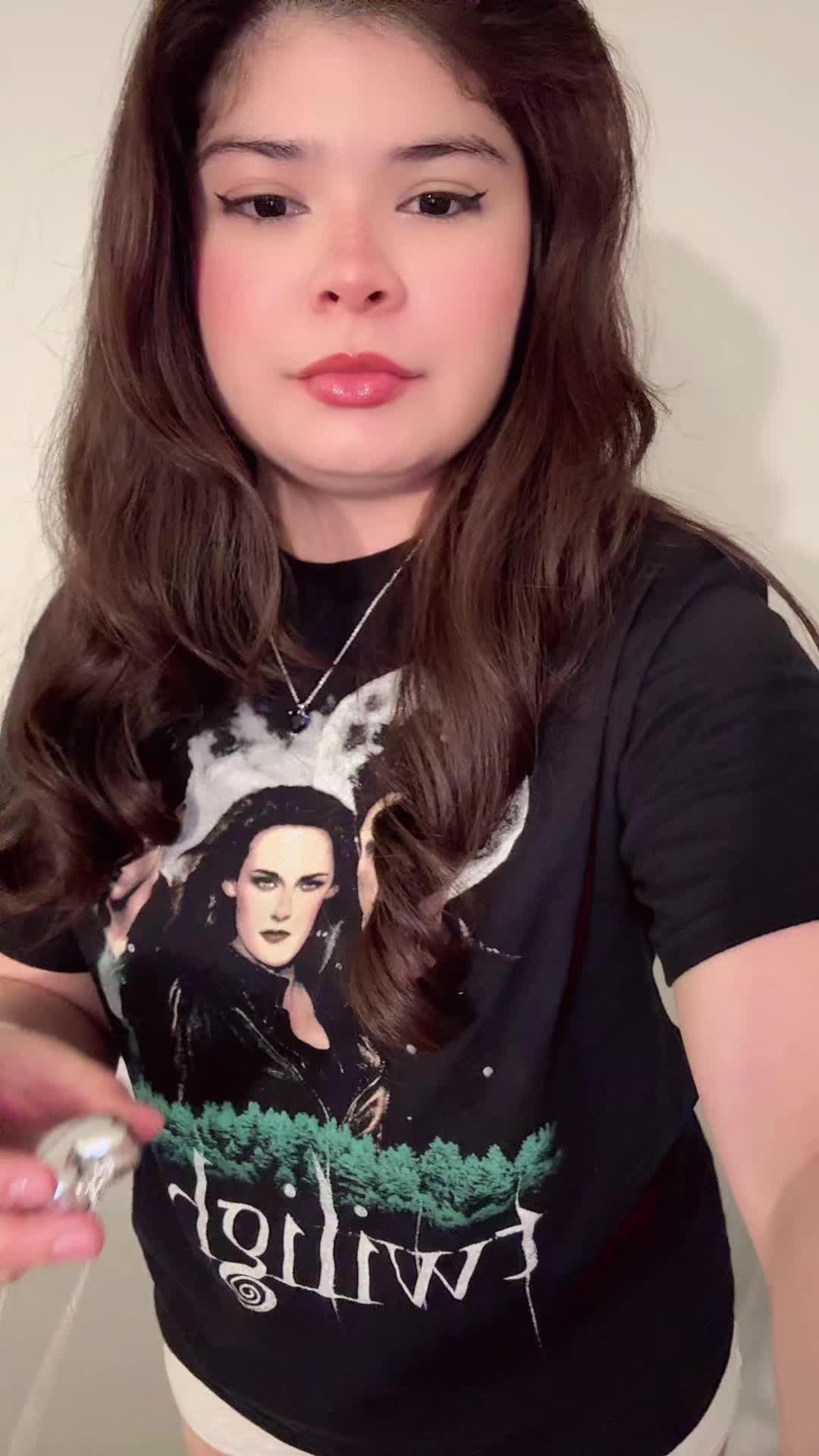 @KM