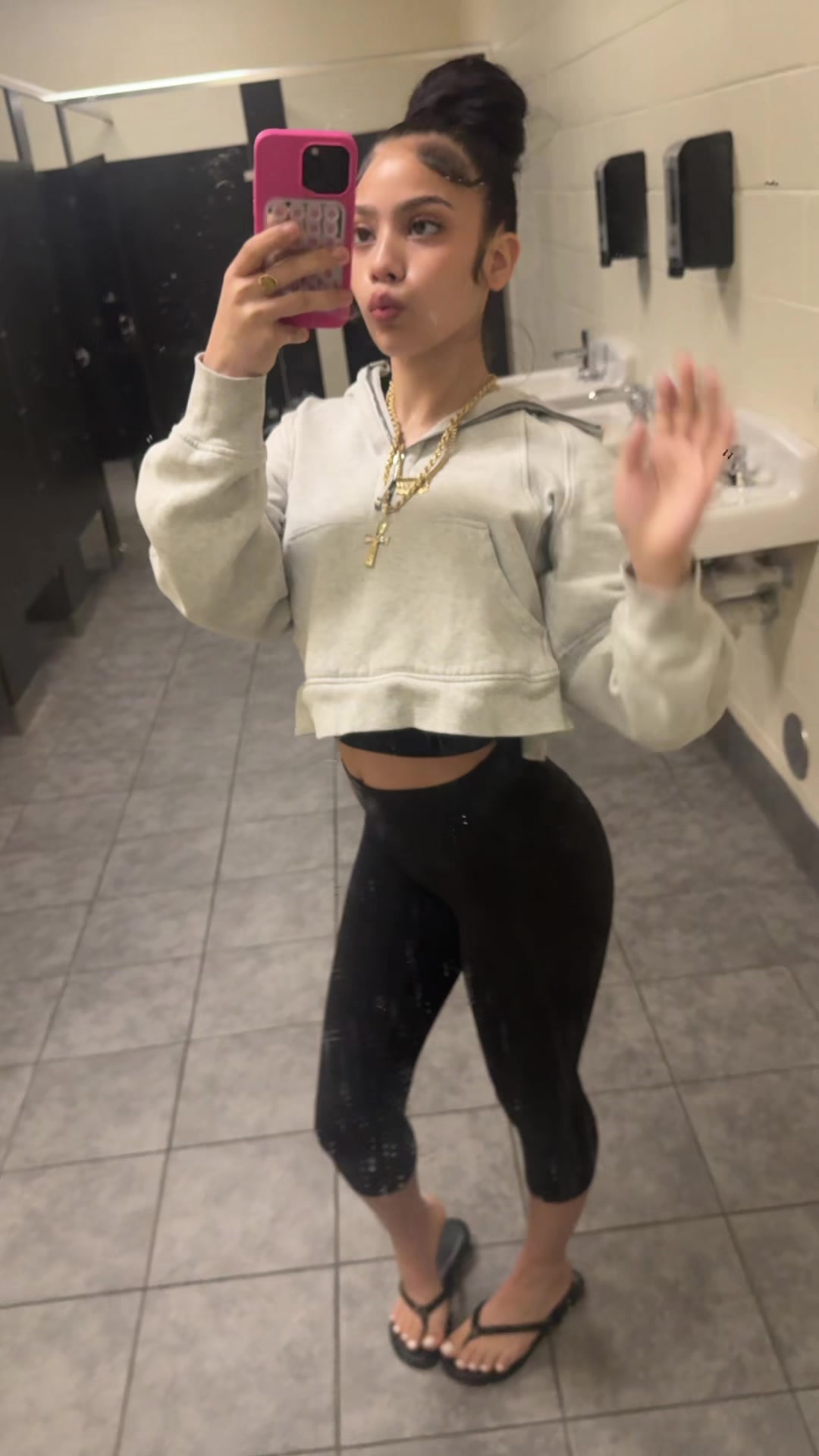 @Plsscrollifykme