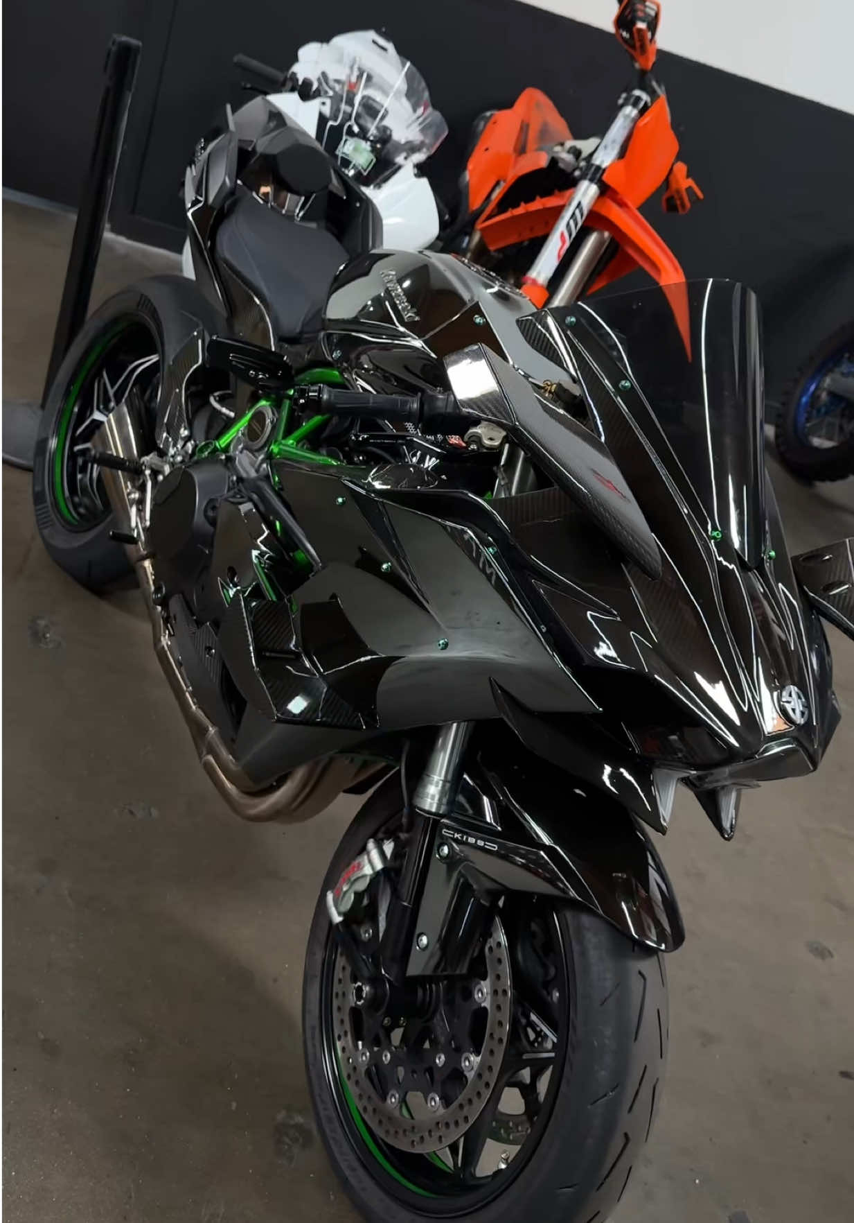 @edz.636