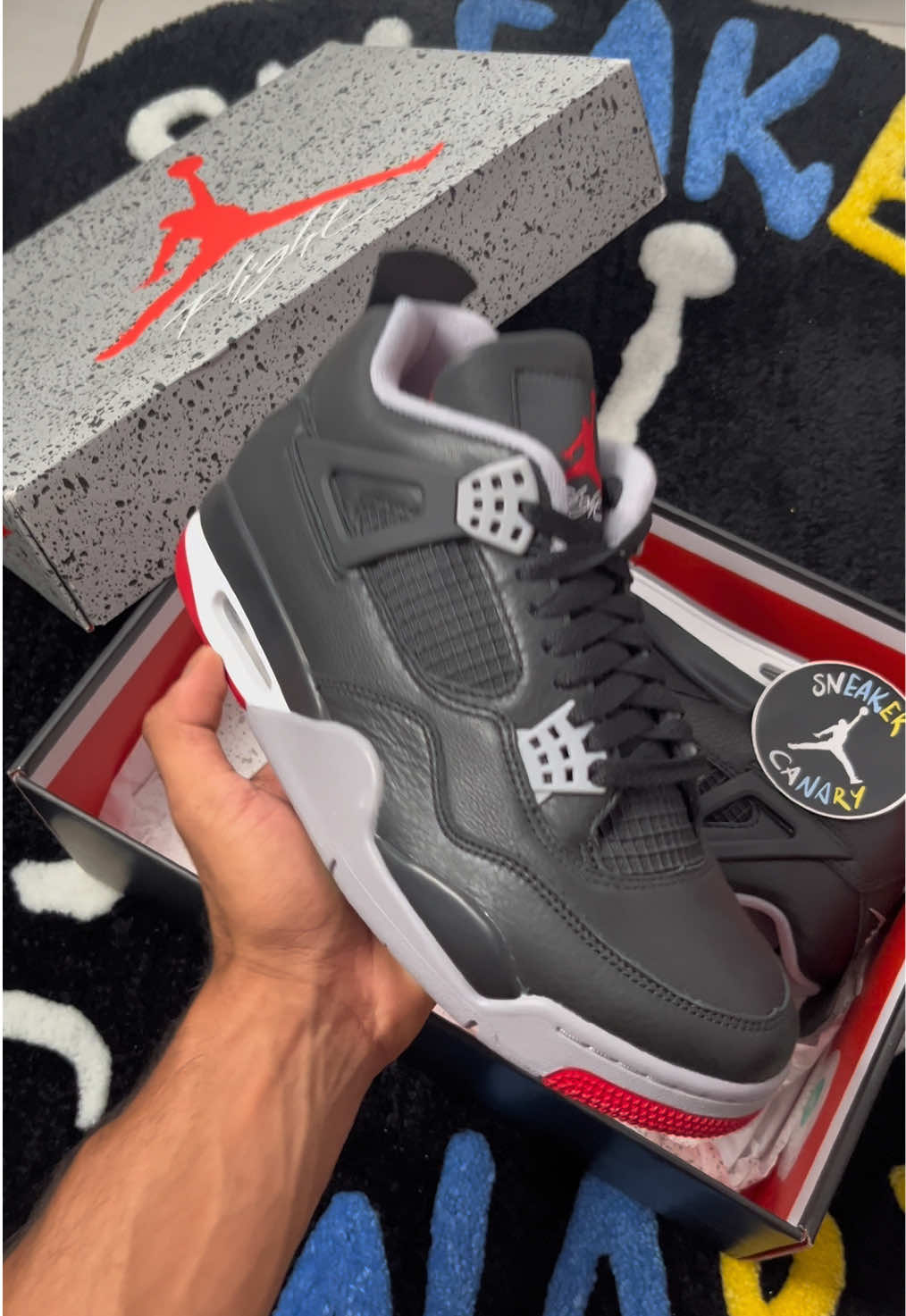 @Sneaker_canary